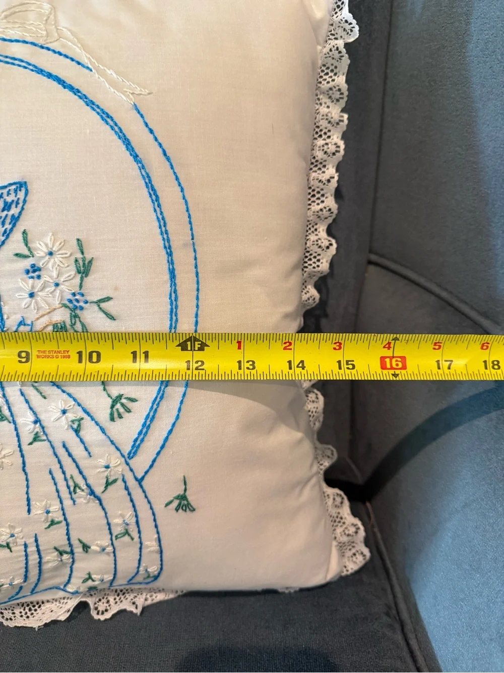 Vintage-Style Lace Edge Decorative Pillow - Blue Embroidered Maiden